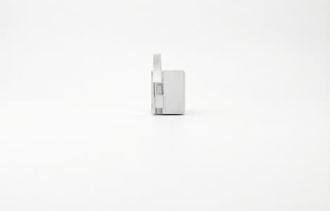 SHARGE Retractable 3-in-1 Power Bank/White