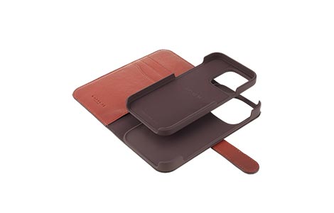 iPhone 15 Prop COACHiRjubN^CvP[X^SIGNATURE Brown