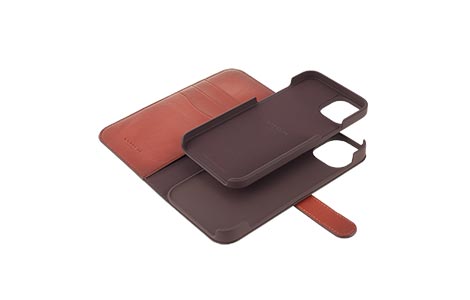 iPhone 15 Plus用 COACH（R）ブックタイプケース／SIGNATURE Brown 