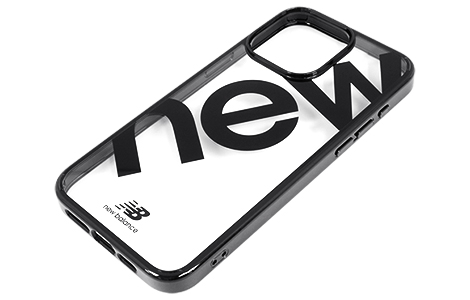 【au限定】iPhone 15 Pro Max用 New Balance ビッグロゴ ハイブリッドケース／ブラック
